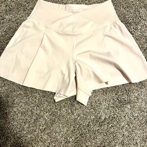 Yogalicious Women's Light Cream Skorts